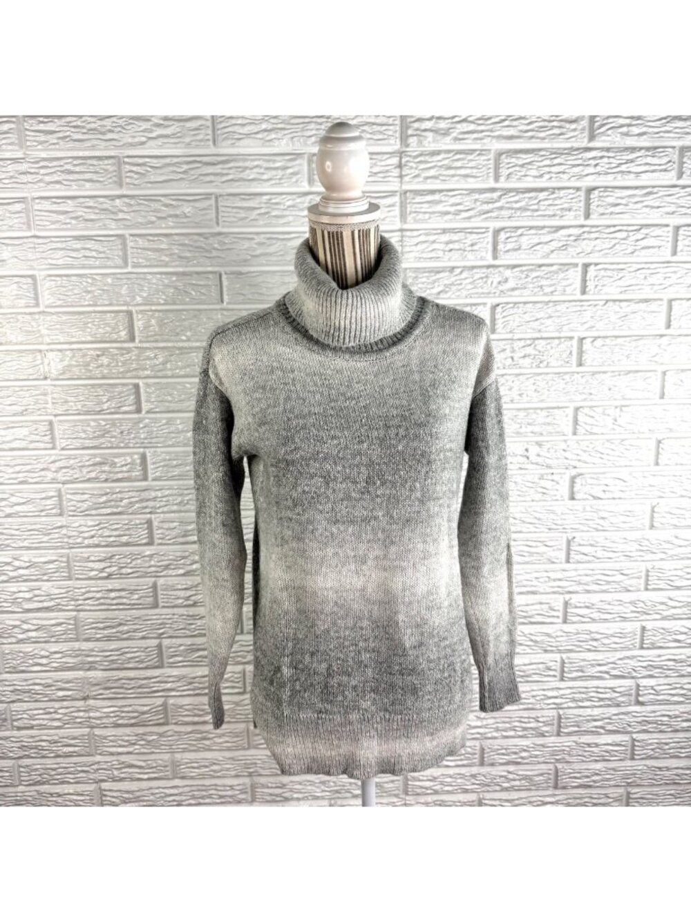 Chaps Grey Ombré Striped Turtleneck Knit Sweater Size Small